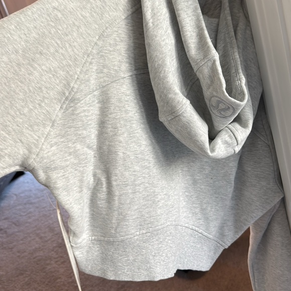 lululemon Scuba Cropped Full Zip Hoodie 8 - Picture 5 of 6